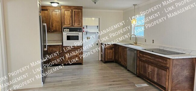 Building Photo - 9328 Berkshire Cir