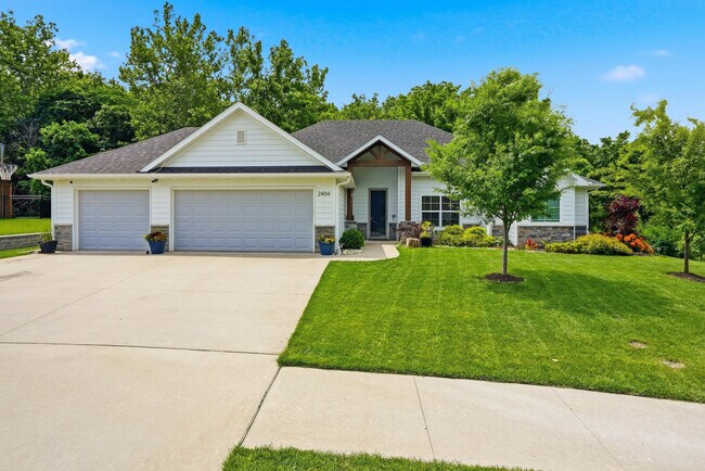 Building Photo - 2404 Baxley Dr