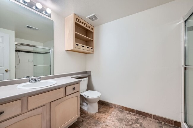 Building Photo - 2 Bed, 2 bath in Quiet Community. New HVAC, New Flooring. Community pool and clubhouse access. MO...