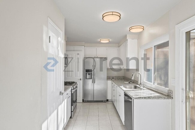 Building Photo - 1123 Glengarry Dr