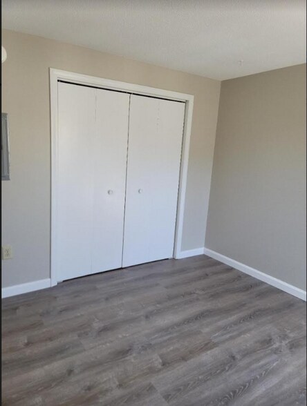 Building Photo - 511 White Cedar Blvd