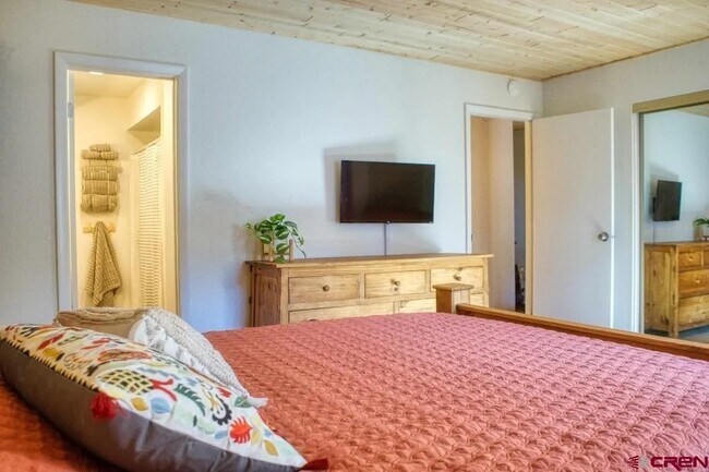 Building Photo - 217 Pinon Causeway