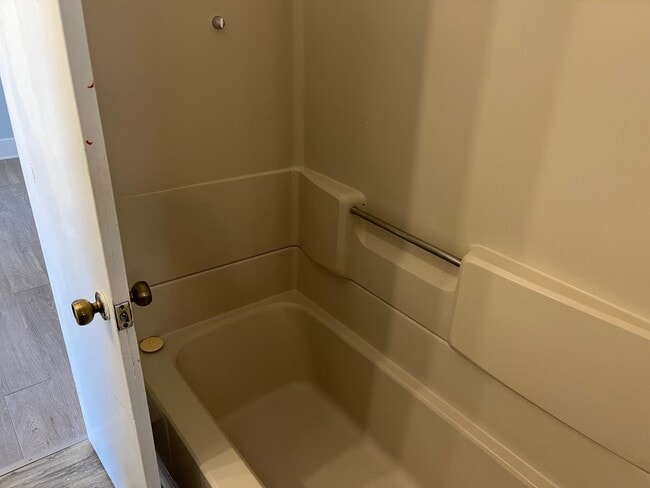 Building Photo - 904 Tates Creek Rd