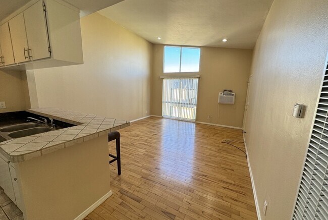 Building Photo - 808 Coriander Dr