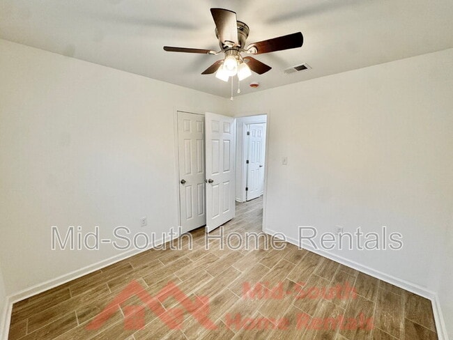 Building Photo - 581 Gilleas Rd