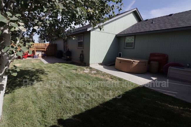 Building Photo - 63305 Vogt Rd