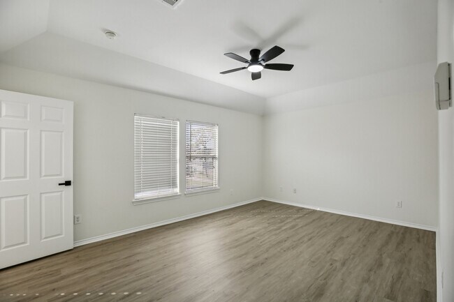 Building Photo - 1705 Stuart St