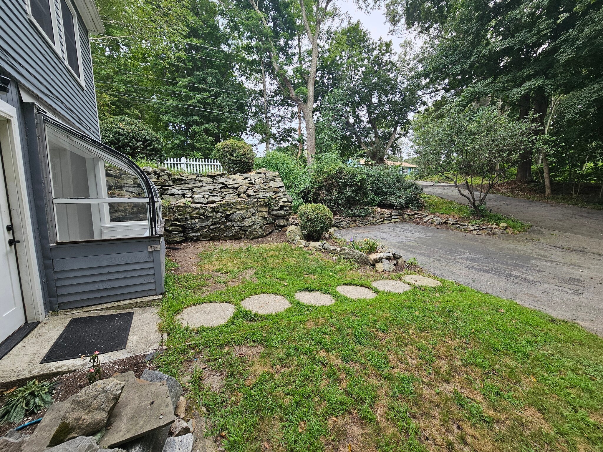 Building Photo - 6 Cider Mill Rd