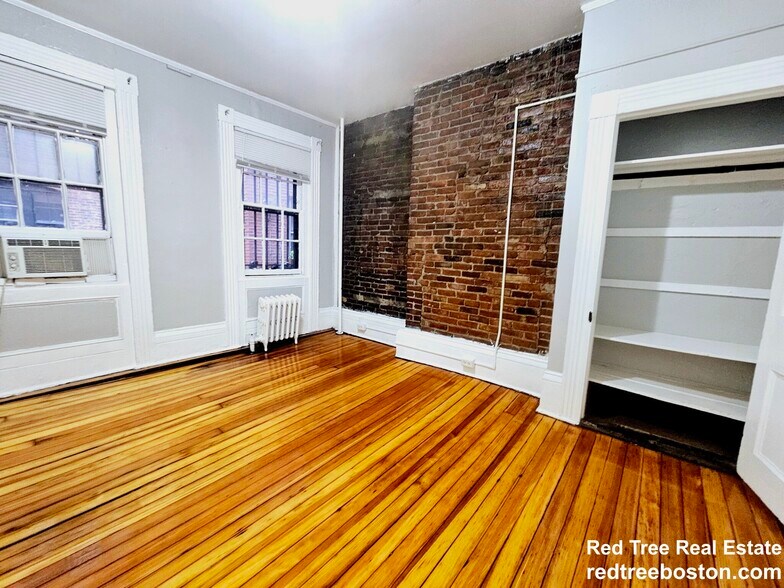 Building Photo - 2 Champney Pl