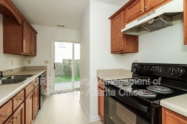 Building Photo - 1702 Stonehaven Cir