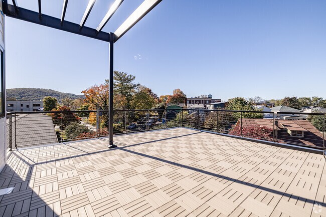 2BR, 2BA - 1,020SF - Rooftop Terrace - Belmont Heights Apartments