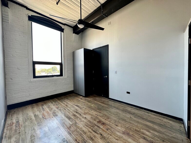 Building Photo - 109 Summer St