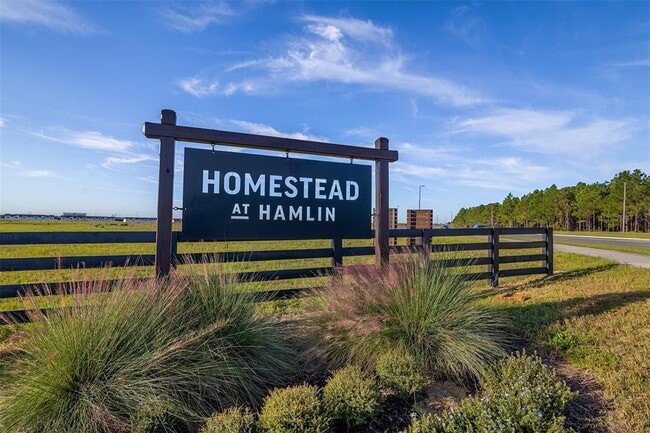 Building Photo - 15399 Hamlin Pk Dr