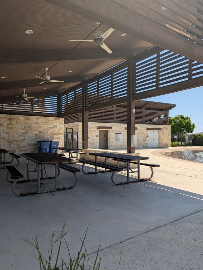 Building Photo - Voss Farms / Fridge Included / Separate Di...
