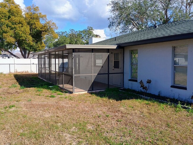 Building Photo - Updated 3-bedroom 2-bathroom 2 car garage ...