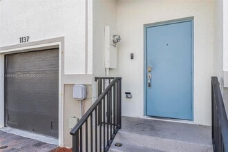 Building Photo - 1137 SW 7th Ct