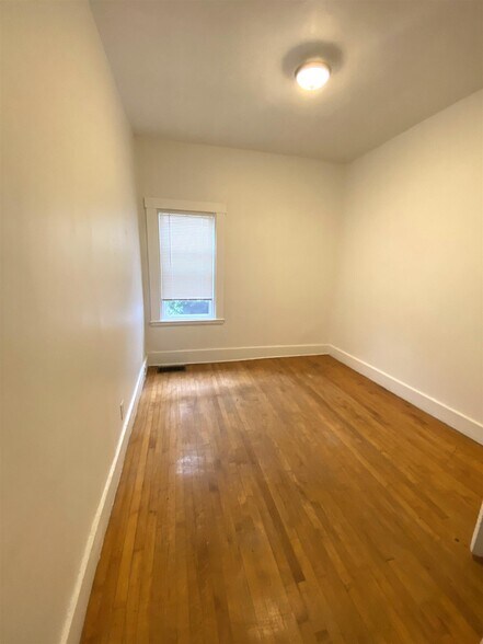 Building Photo - 150 5th St