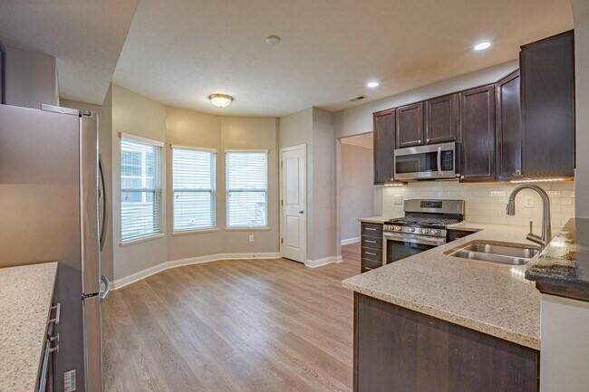 Building Photo - 6003 Bell Classic Dr