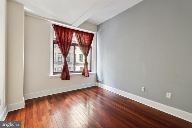 Building Photo - 1500 Chestnut St