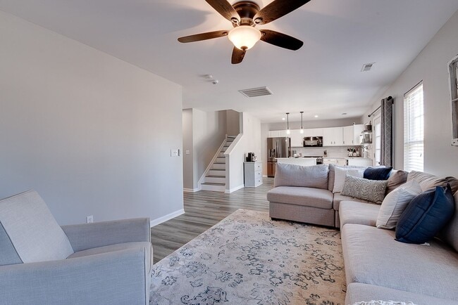 Building Photo - 4 BR/Loft near Simpsonville!  Lawn Maintenance included! Amenities & Close to Shopping & Restaurants