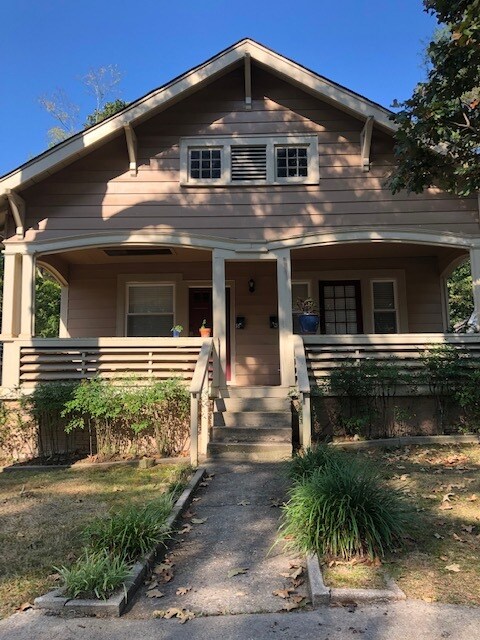 Building Photo - 506 Midland St