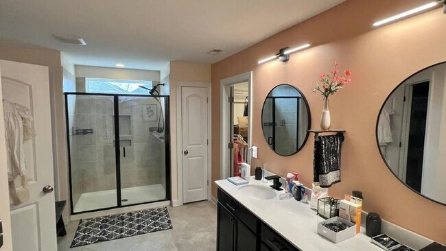 Building Photo - 3441 S Beaver Ln