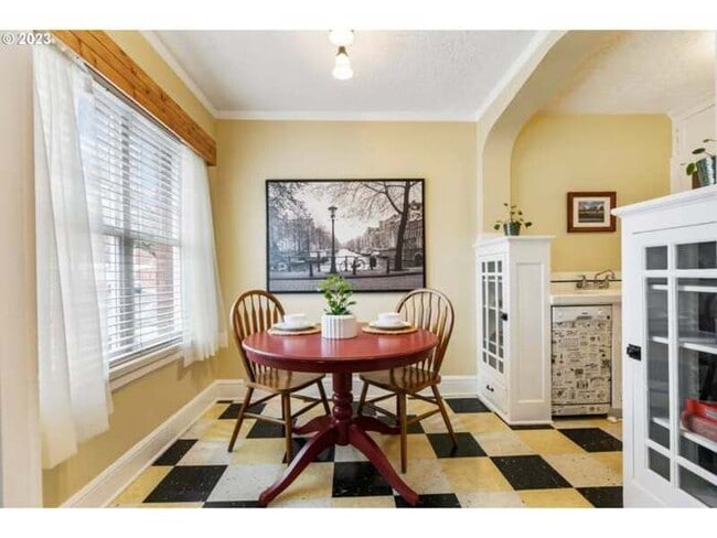 Building Photo - 20 NW 16th Ave