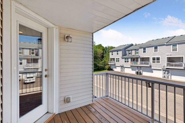 Building Photo - 15024 Farnham Ave N