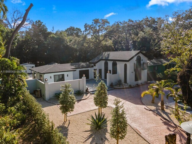 Building Photo - 1730 NE 137th Terrace