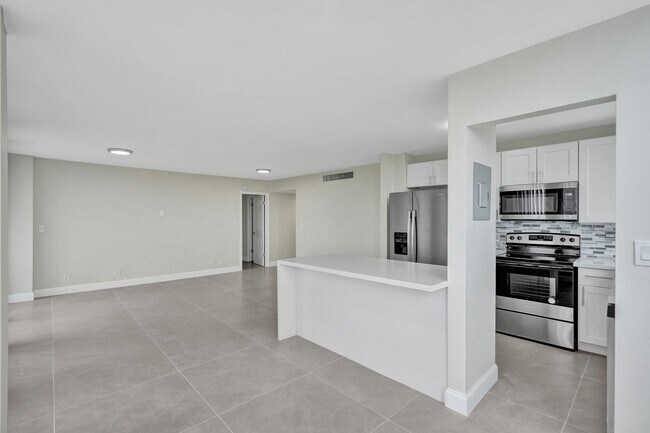 Building Photo - 4810
