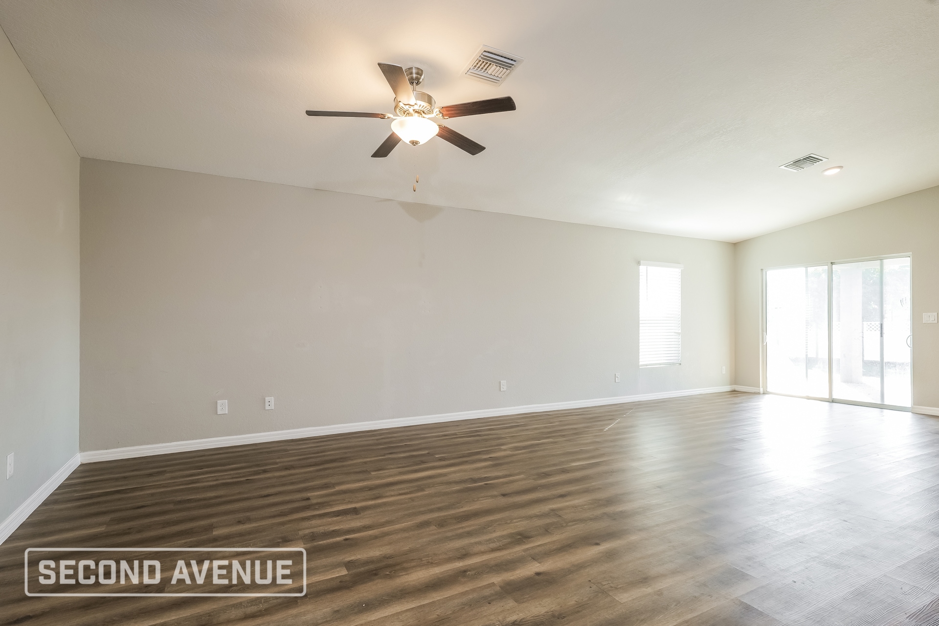 Building Photo - 930 NE 16th Terrace