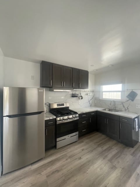 Building Photo - 2127 Glendale Blvd
