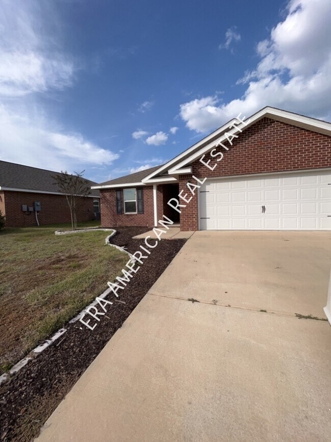 Primary Photo - 818 Moorhen Way