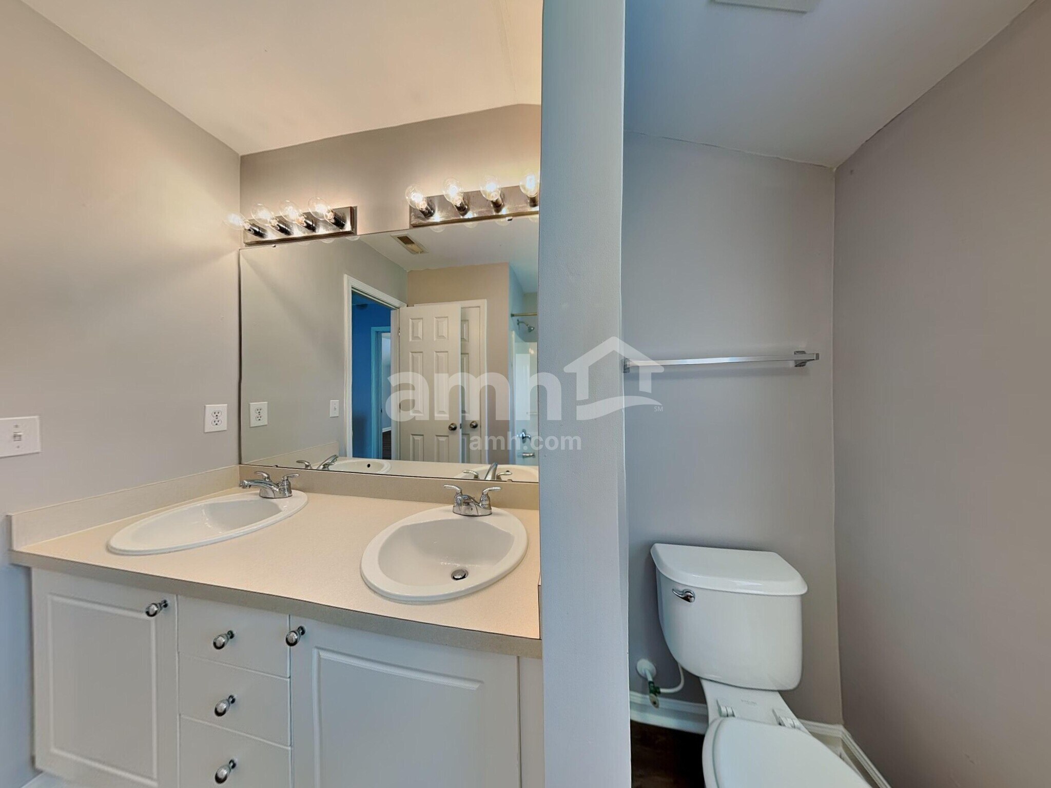 Building Photo - 321 Collinsworth Dr