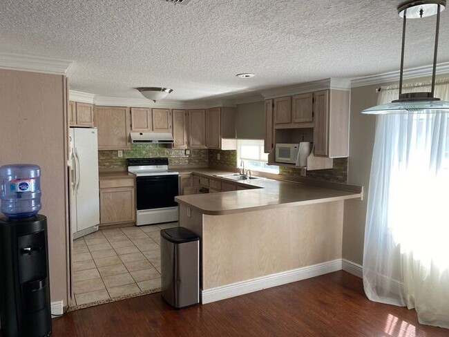 Building Photo - Wonderful 3 Bedroom/1 Bathroom in Orlando!!!!