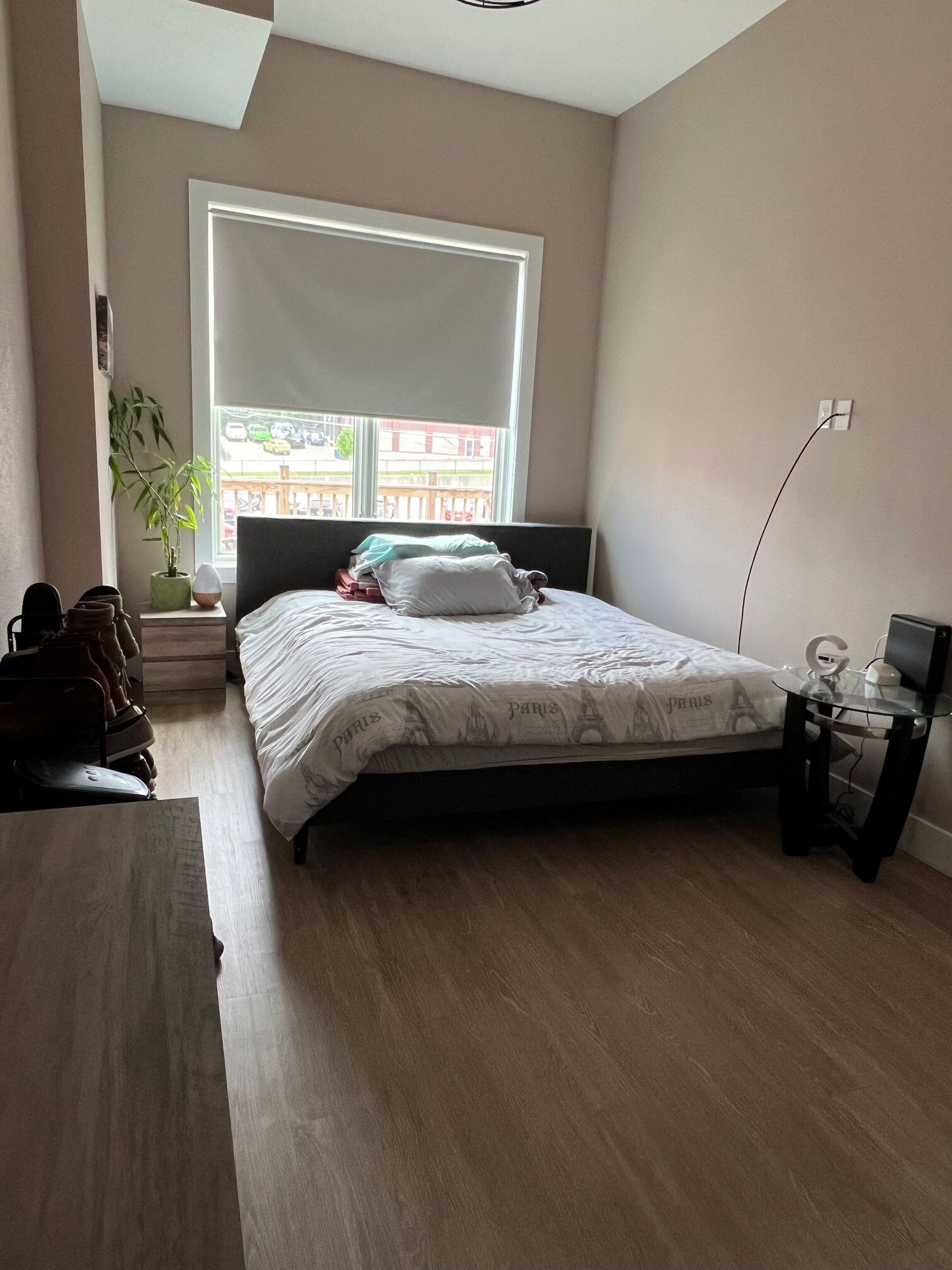 Bedroom (Large enough for King -Sized Bed) - 307 E Main St