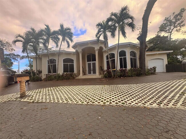 Building Photo - 5981 SW 37th Terrace