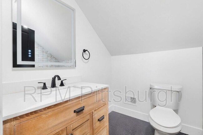 Building Photo - 161 Morewood Ave