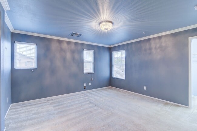 Building Photo - 639 Moonlight Stroll St