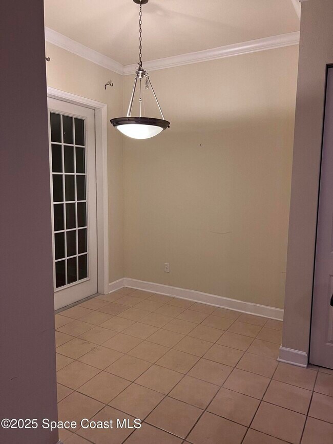 Building Photo - 2026 Pond Ridge Ct
