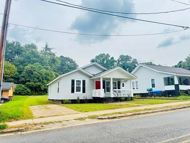 Building Photo - 320 E Sumter St
