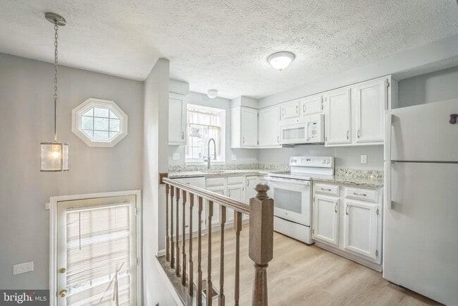 Building Photo - 1613 Fieldthorn Dr