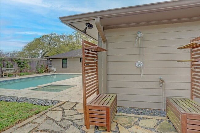 Building Photo - 5438 Briarbend Dr