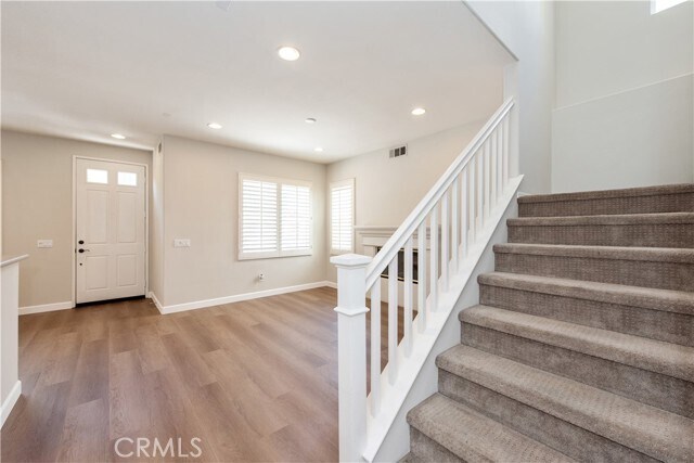 Building Photo - 22 Moonstone