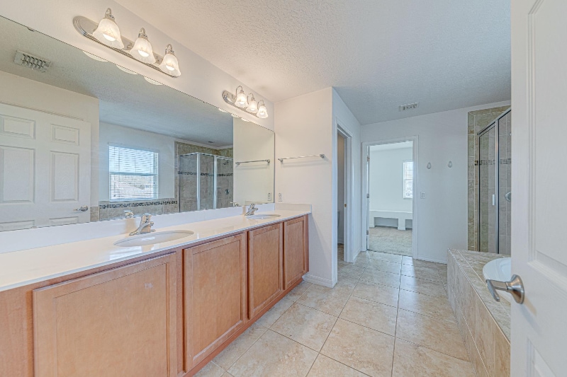 Building Photo - 2251 Waukegan Dr