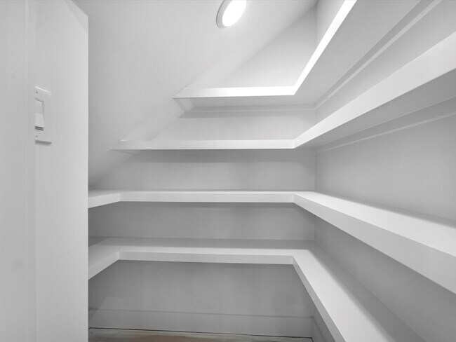 Building Photo - 1130 Miller Rd