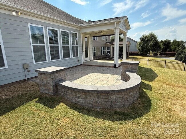 Building Photo - 17538 Austins Creek Dr