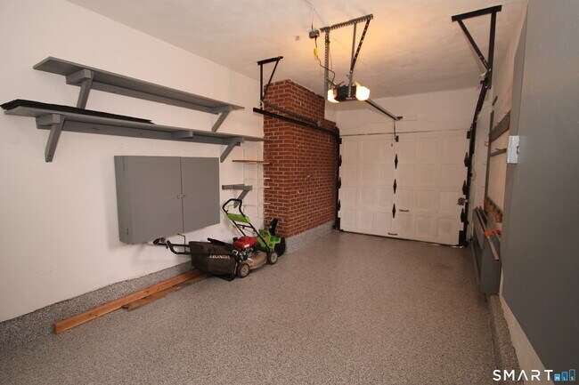 Building Photo - 48 Meadow Farms Rd