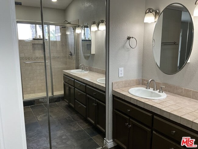 Building Photo - 9248 Camphor Tree Ct