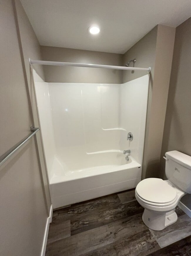 Building Photo - Studio Apartment Available in August!